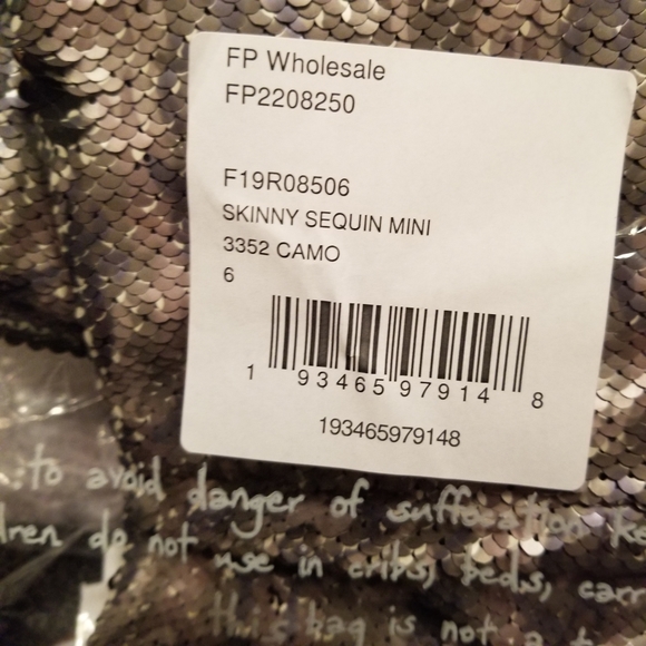 Free People Size 6 Camo Skinny Sequin Mini Skirt - Picture 10 of 10